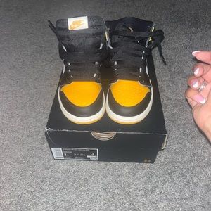 Jordan 1 black yellow and white